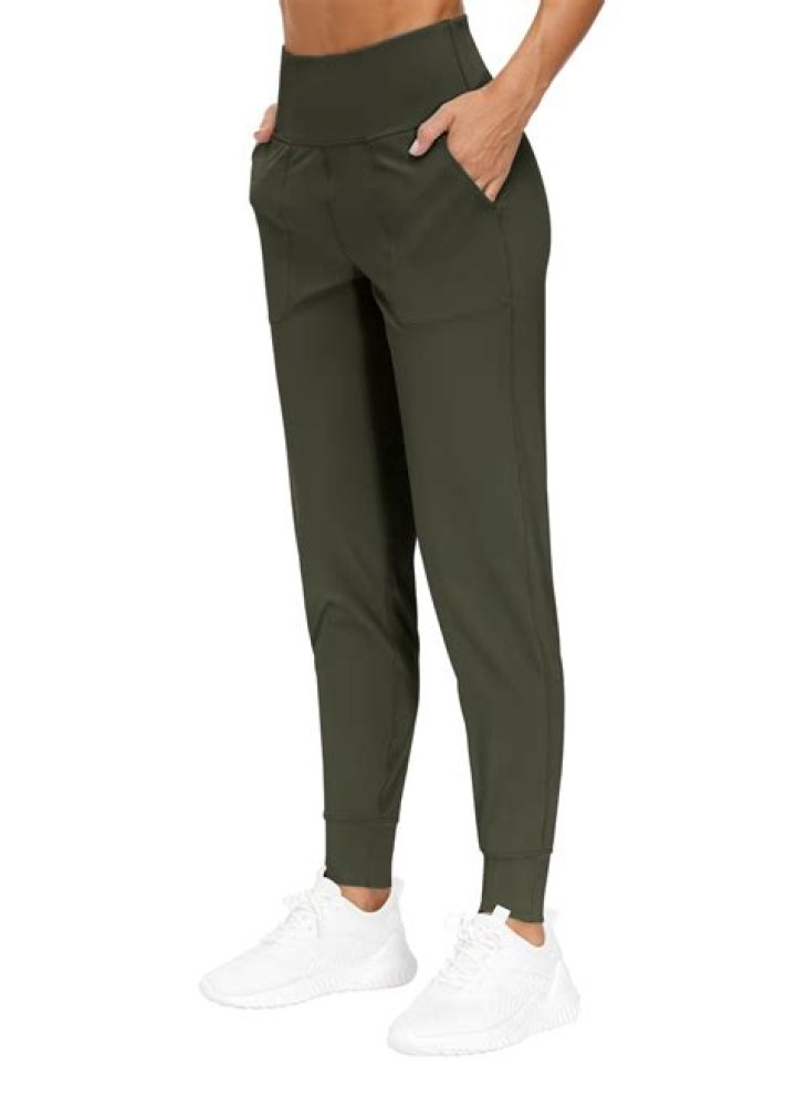 7 Lightweight Joggers For Spring That Can Be Dressed Up With Heels 