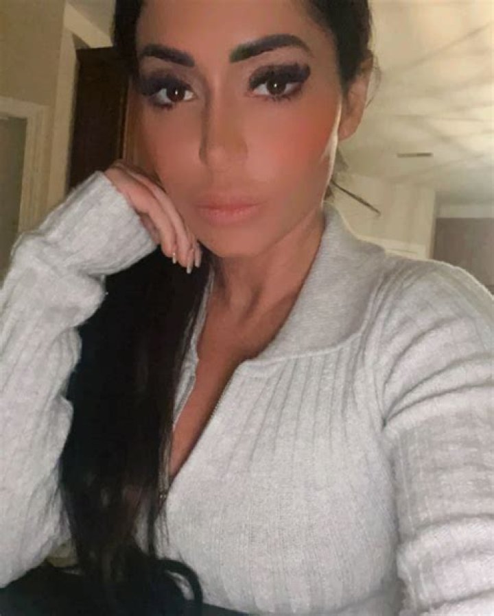 Angelina Pivarnick’s Reaction To Her Breast Implants Revealed By Doctor – Hollywood Life