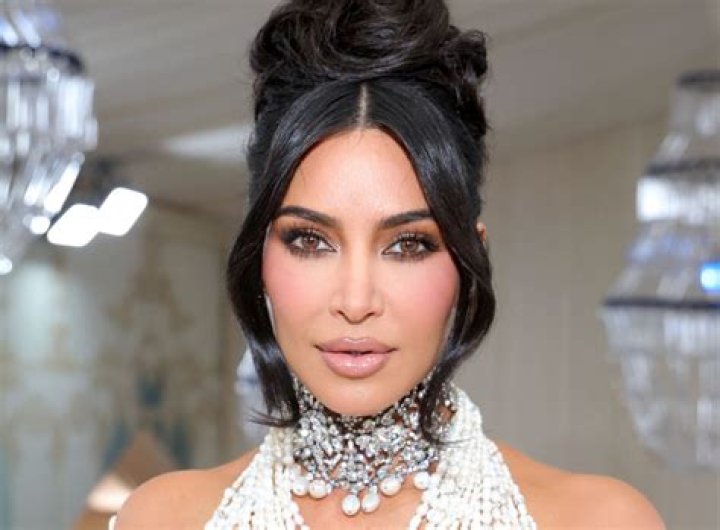 Celebrity Makeup Artist Tips — Kim Kardashian’s Mario Explains Contour – Hollywood Life