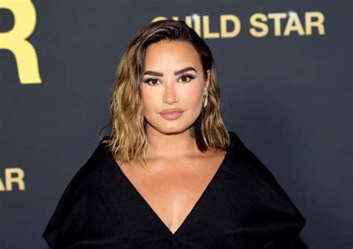Demi Lovato & G-Eazy Open Up About Painful Past Problems In Powerful New Video, ‘Breakdown’ — Watch