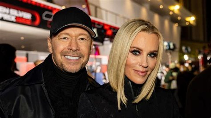 Donnie Wahlberg & Jenny McCarthy’s Marriage Problems? — He Walked Out On Her – Hollywood Life