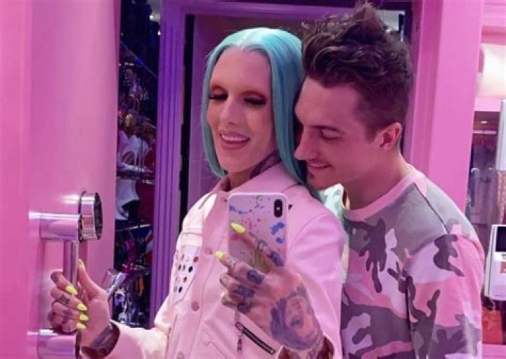 Jeffree Star & Boyfriend Nathan Schwandt Break Up – Hollywood Life