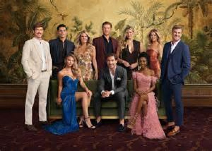 Kathryn Dennis Shows Off New Cleavage In Plunging Dress On ‘Southern Charm’ Reunion