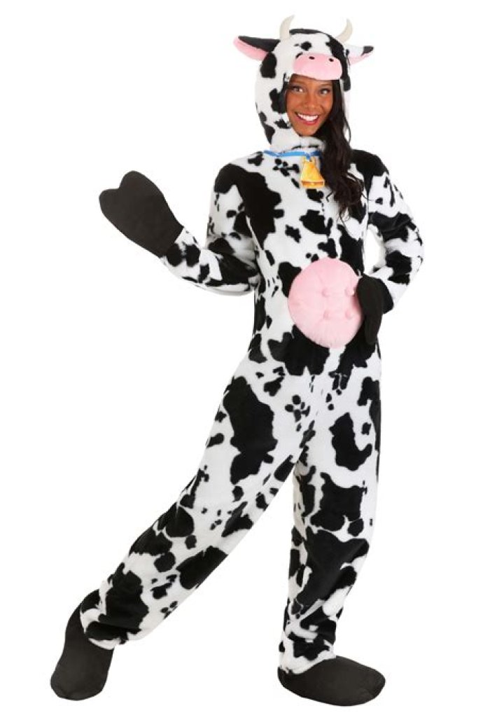 Khloe Kardashian and Son Tatum Rock Matching Cow Costumes for Halloween: Photos