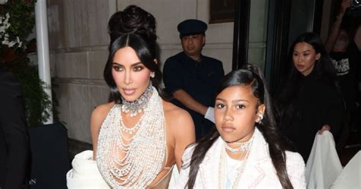 Kim Kardashian Rocks Bodysuit In Selfie After Kanye & Irina Go Public – Hollywood Life