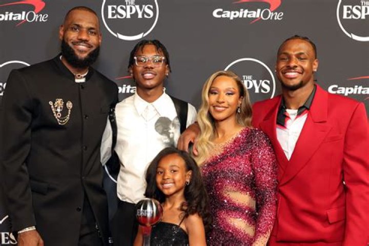 LeBron James’ Wife Savannah Is Gorgeous In Orange Jumpsuit For ‘Virgo Season’
