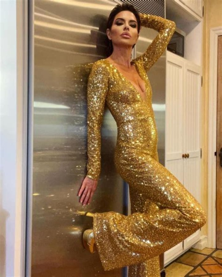 Lisa Rinna Rocks Plunging White Swimsuit In New Birthday Photo – Hollywood Life
