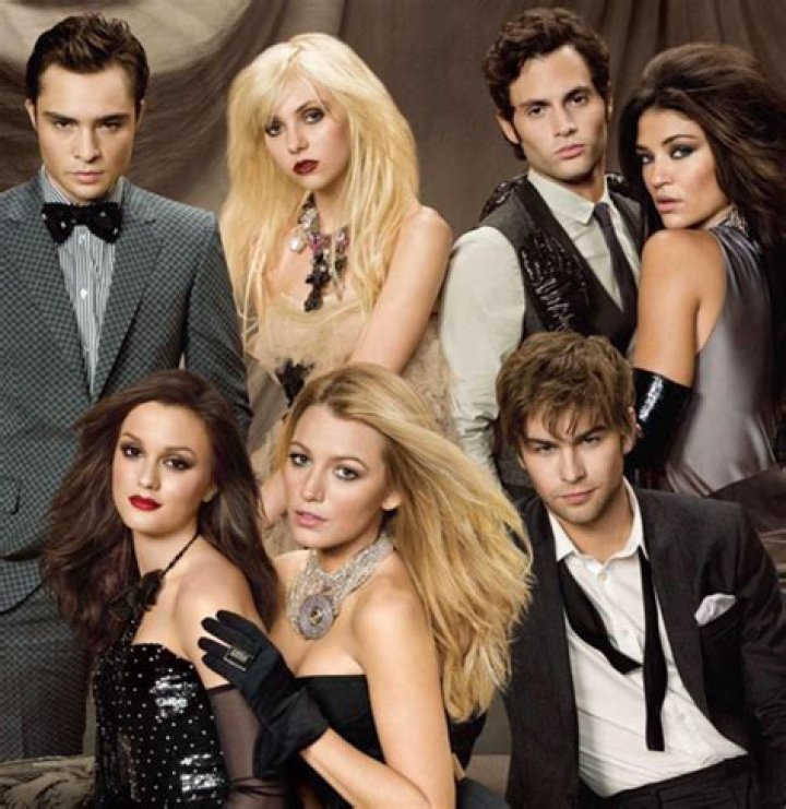 New ‘Gossip Girl’ — Photos Of The Cast – Hollywood Life
