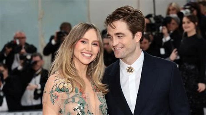 Robert Pattinson Fans Convinced He’s Quarantined With Suki Waterhouse After Hint In ‘GQ’ Article