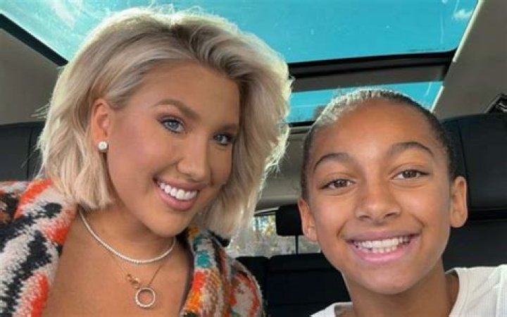 Savannah Chrisley Admits She’s Cried ‘Many Times’ After Doctors Removed A ‘Huge Cyst’ From Her Body