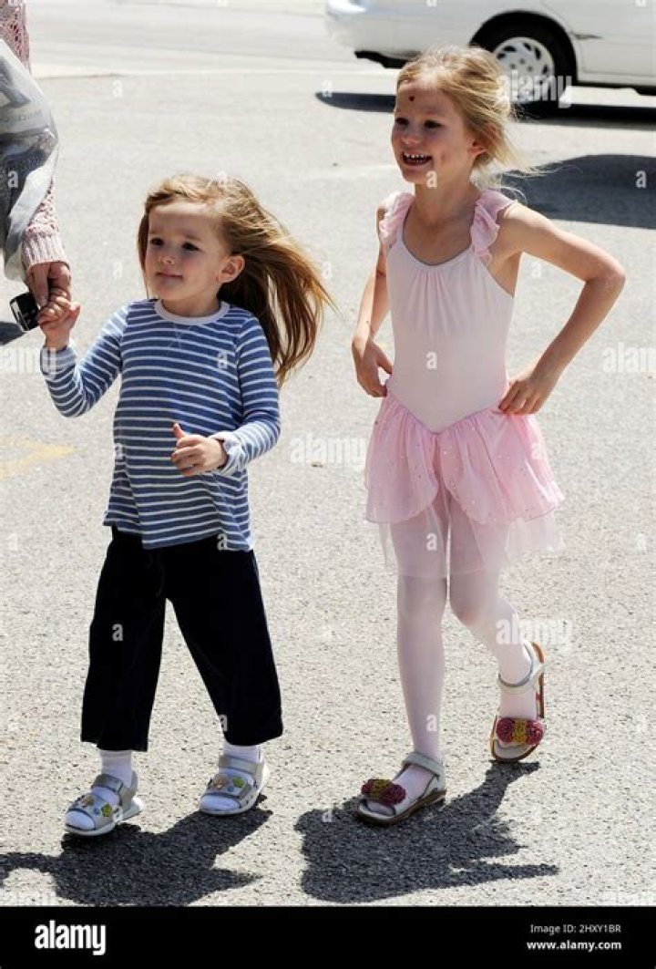 Seraphina Affleck, 13, Is Taller Than Mom Jennifer Garner On Pumpkin Patch Outing: Photos