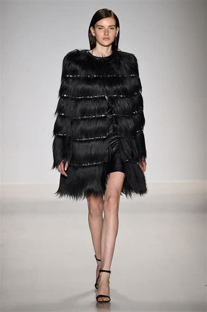 Tadashi Shoji Fashion Week PICS — See The Fall 2015 Collection On The Runway At NYFW